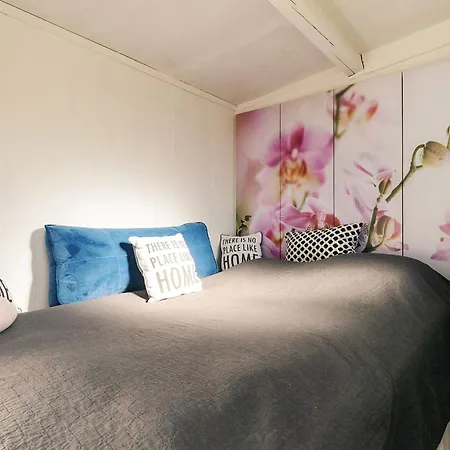 6 Person Holiday Home In Hundested *